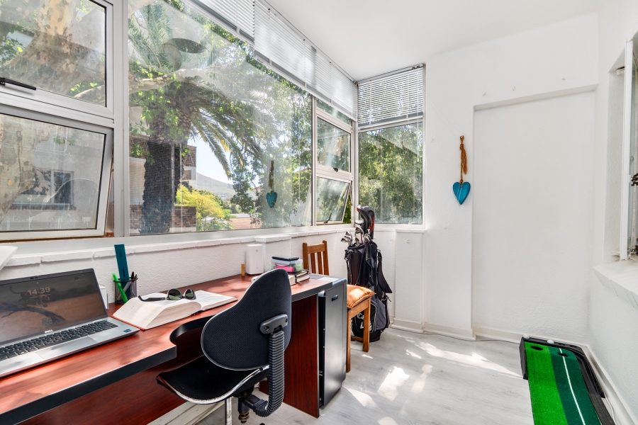 1 Bedroom Property for Sale in Oranjezicht Western Cape